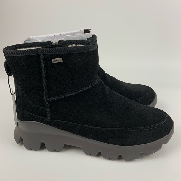 UGG Palomar Black Waterproof Suede Snow Ankle Boots size 8.5 - Picture 3 of 9